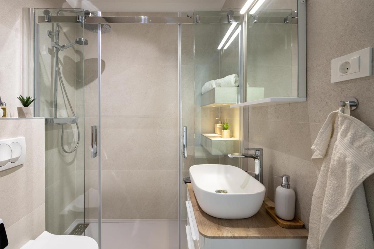 Apartment Nova 4* Дуги-Рат Экстерьер фото